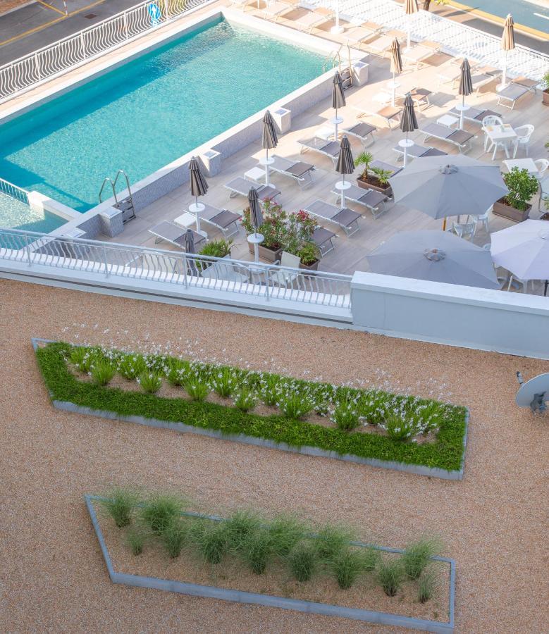 Hotel Nember Lido di Jesolo Exterior foto