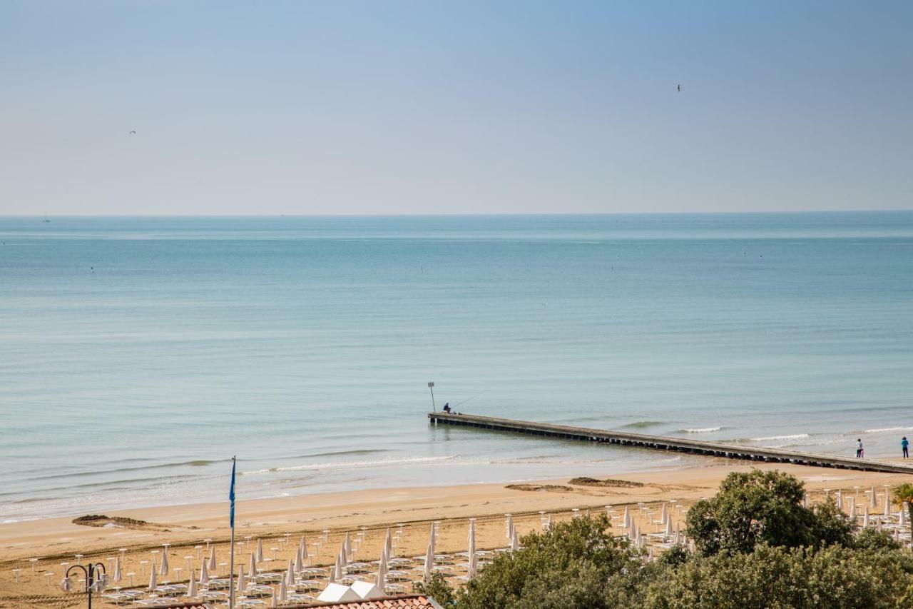 Hotel Nember Lido di Jesolo Exterior foto